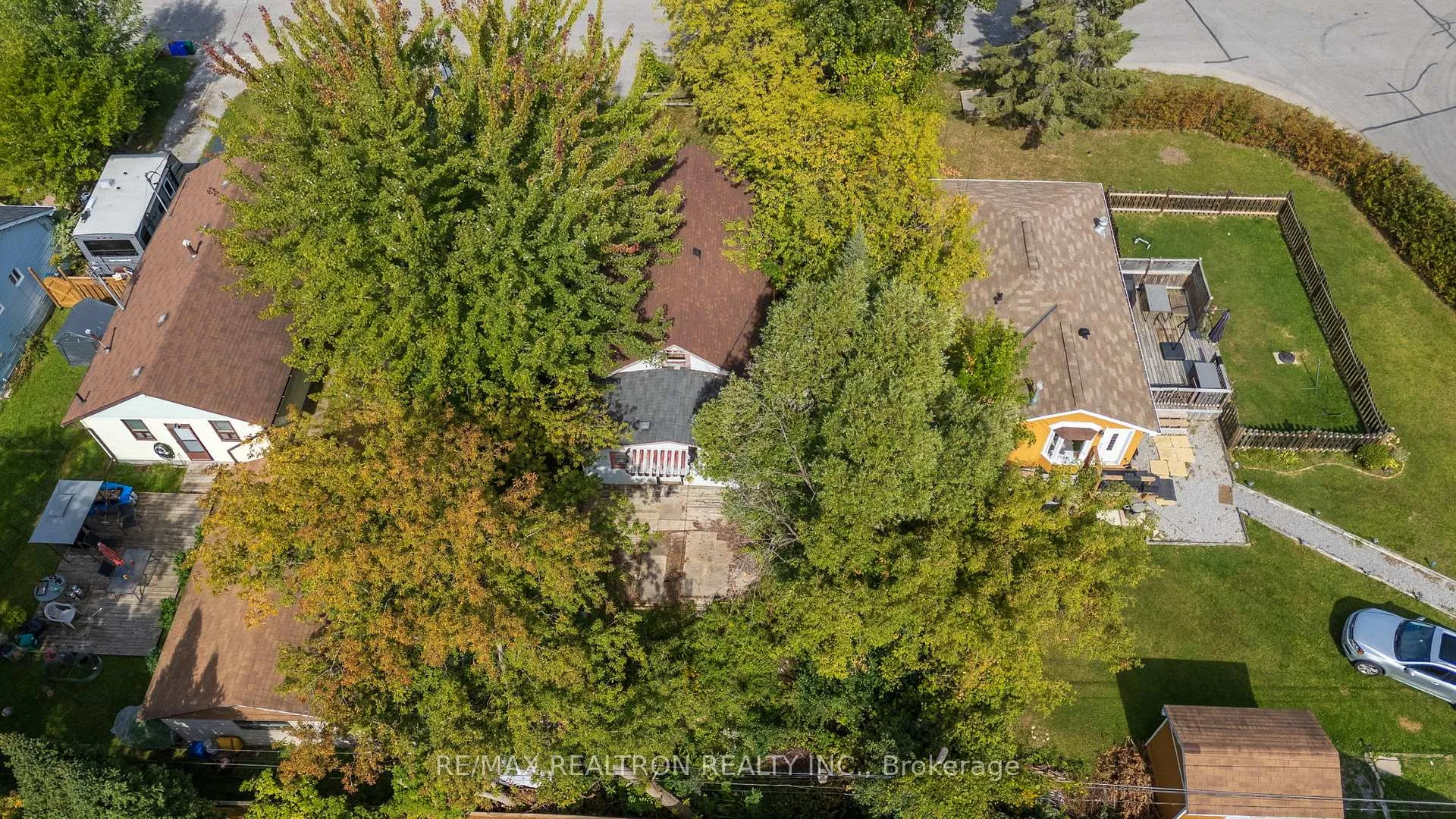 Photo 12 of 183 Beach Road, Georgina, Keswick North — HOMEH
