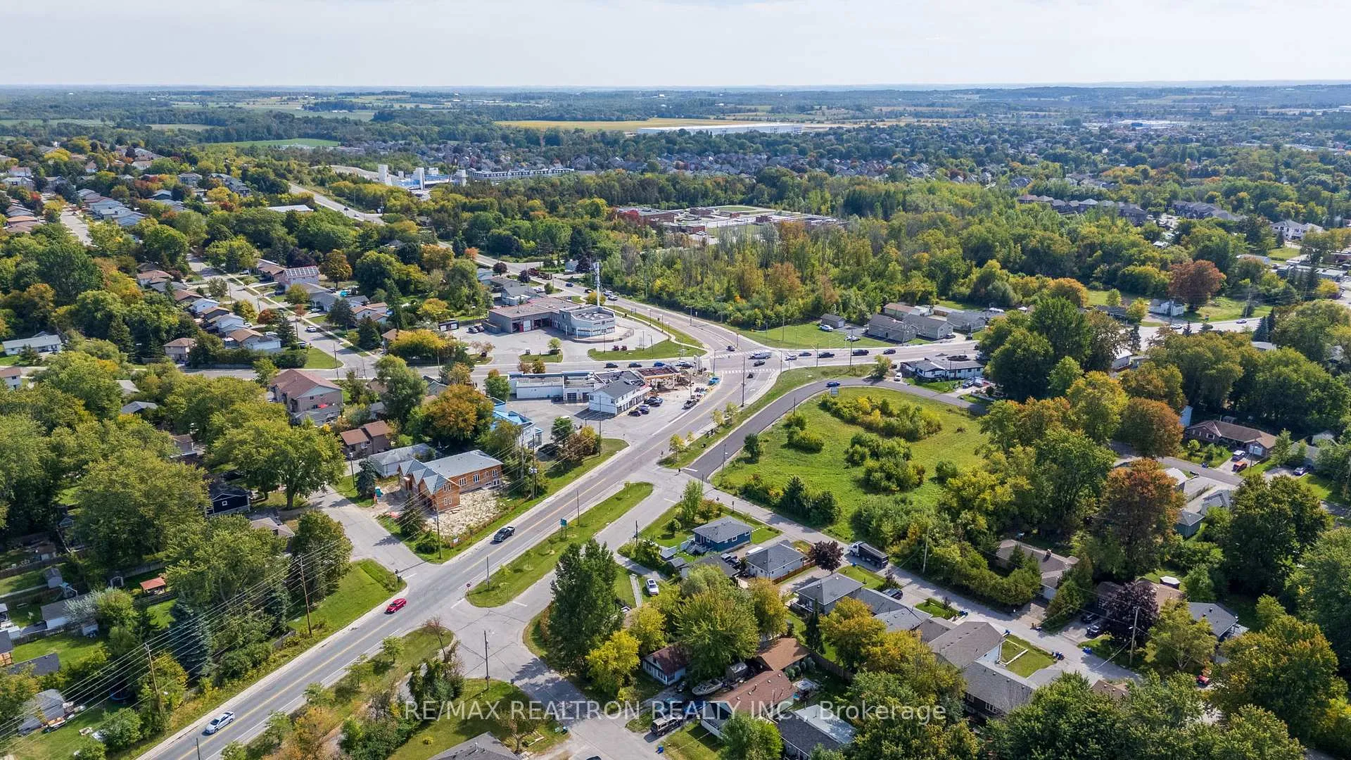 Photo 14 of 183 Beach Road, Georgina, Keswick North — HOMEH