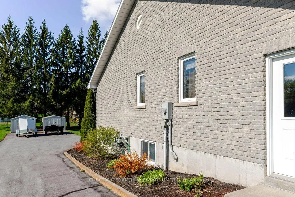 Photo 4 of 529 Main Street, Prince Edward County, Bloomfield Ward — HOMEH