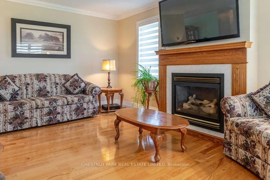 Photo 8 of 529 Main Street, Prince Edward County, Bloomfield Ward — HOMEH