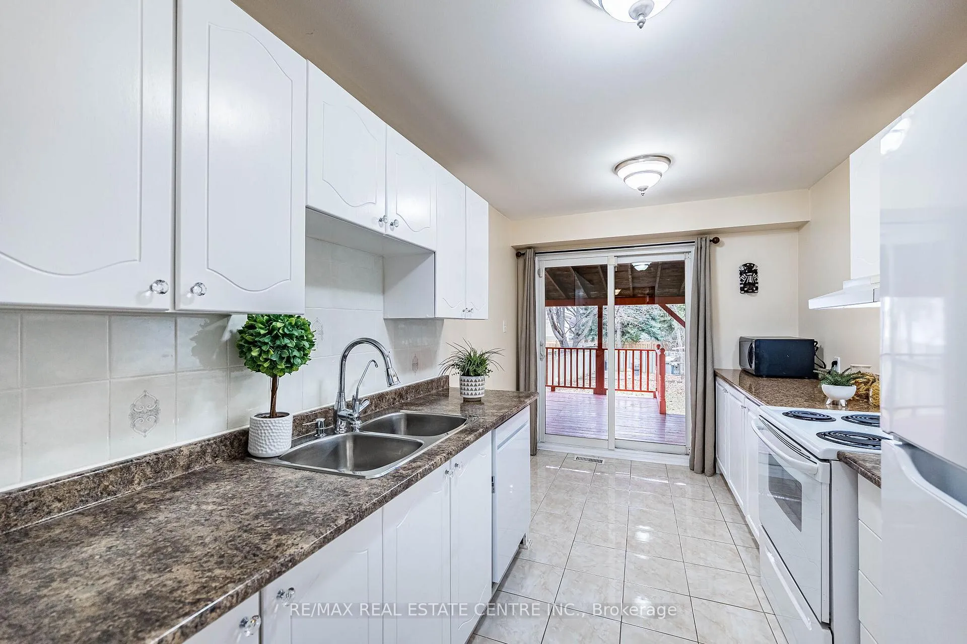 Photo 9 of 1 Northgate Boulevard, Brampton, Westgate — HOMEH