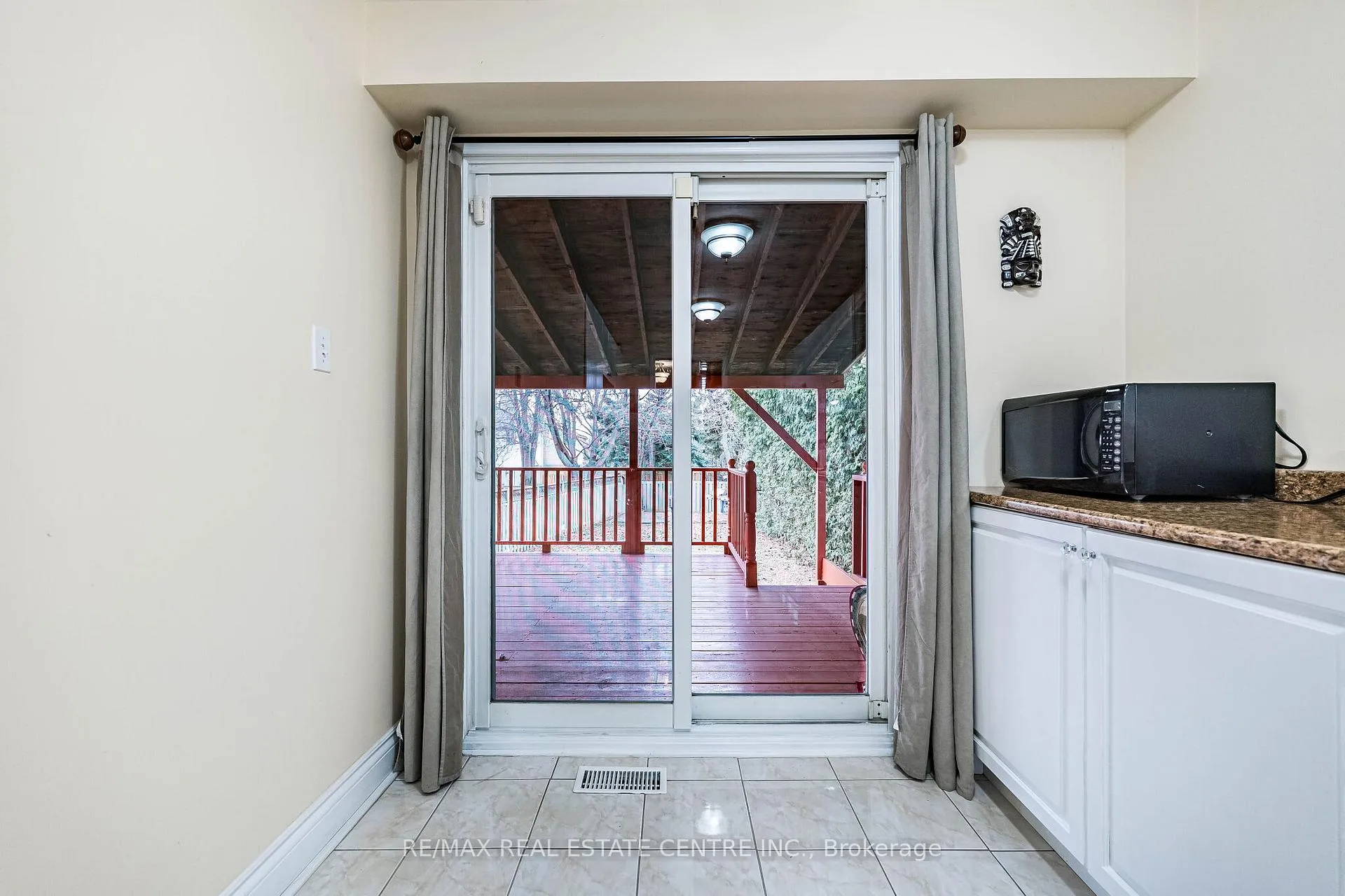 Photo 12 of 1 Northgate Boulevard, Brampton, Westgate — HOMEH