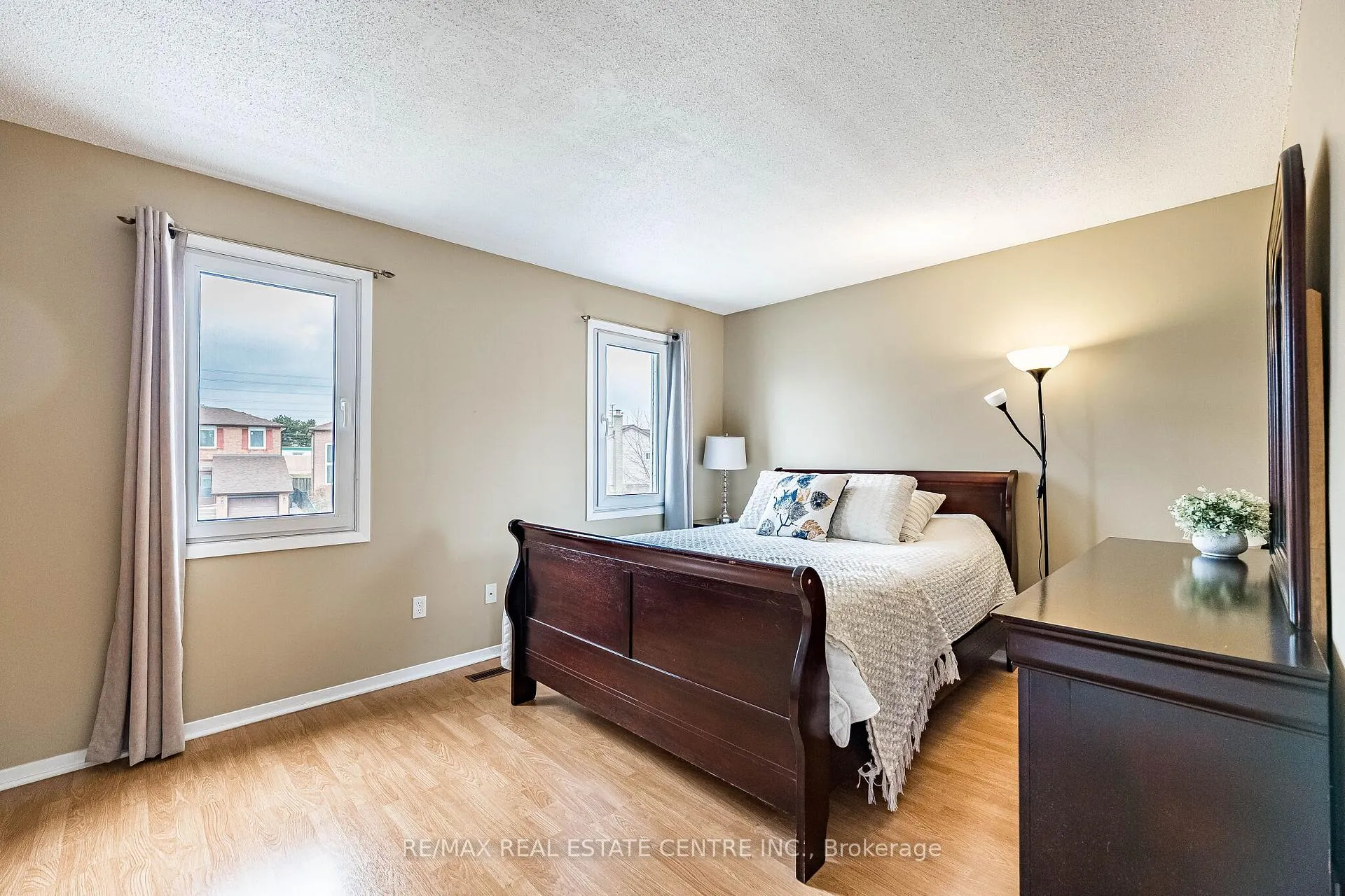 Photo 14 of 1 Northgate Boulevard, Brampton, Westgate — HOMEH