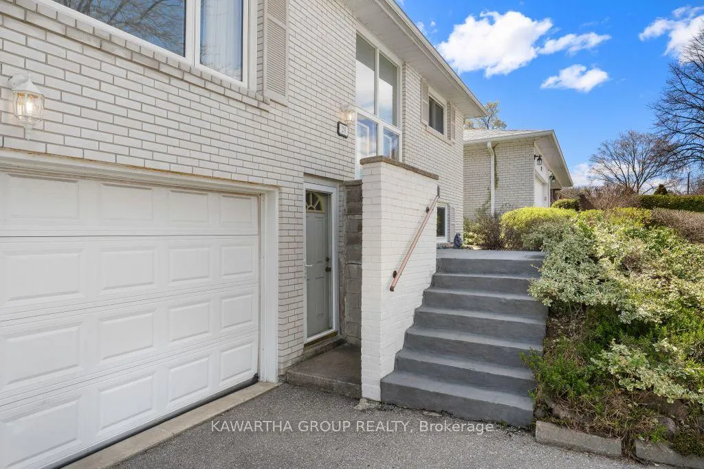 Photo 8 of 26 Wichey Road S, Scarborough, Centennial Scarborough — HOMEH