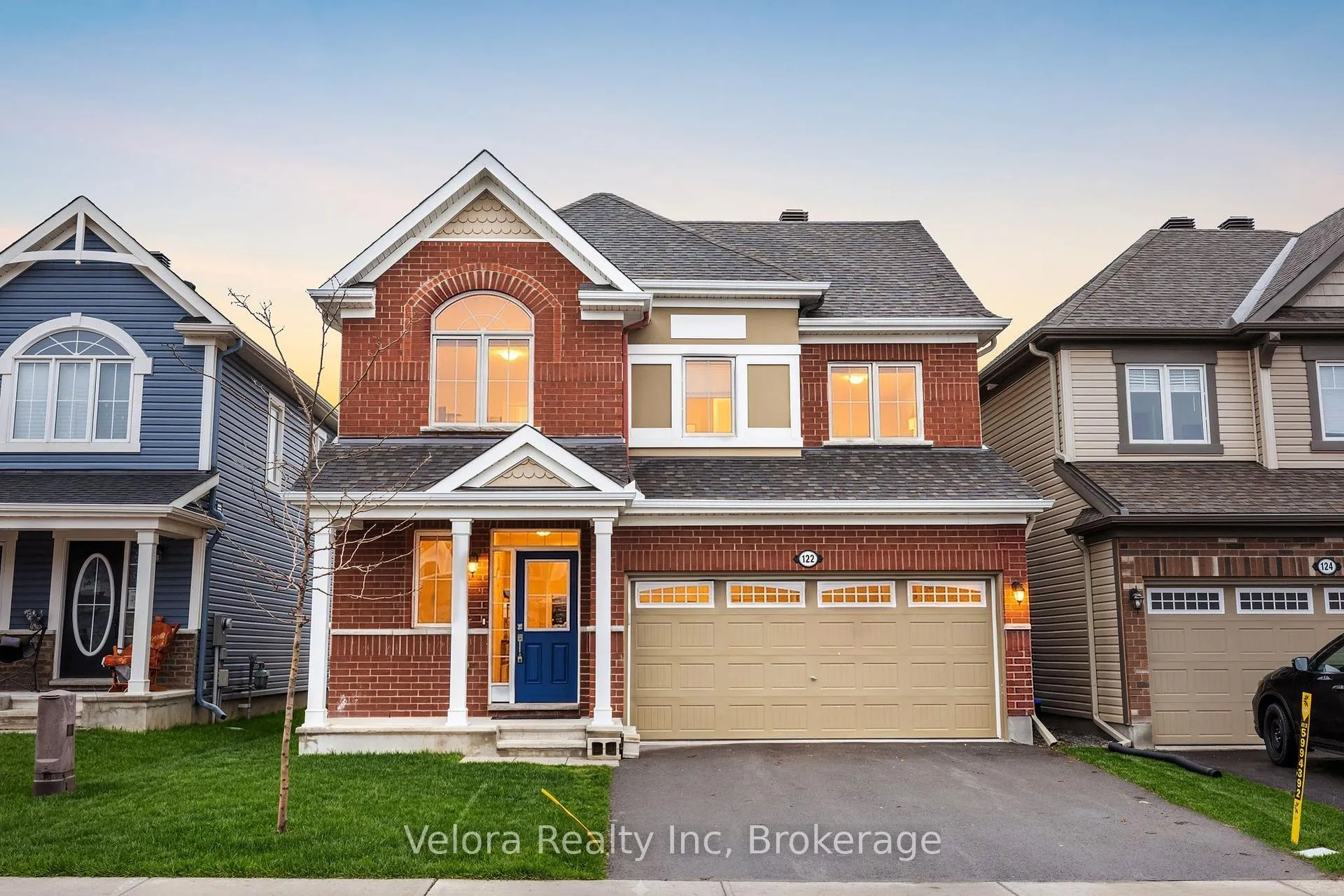 Photo 2 of 122 Cranesbill Road, Ottawa, Kanata - Emerald Meadows/Trailwest — HOMEH
