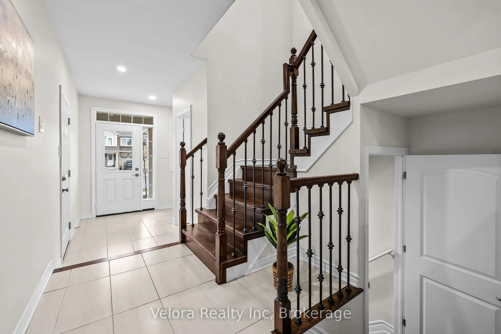 Photo 6 of 122 Cranesbill Road, Ottawa, Kanata - Emerald Meadows/Trailwest — HOMEH