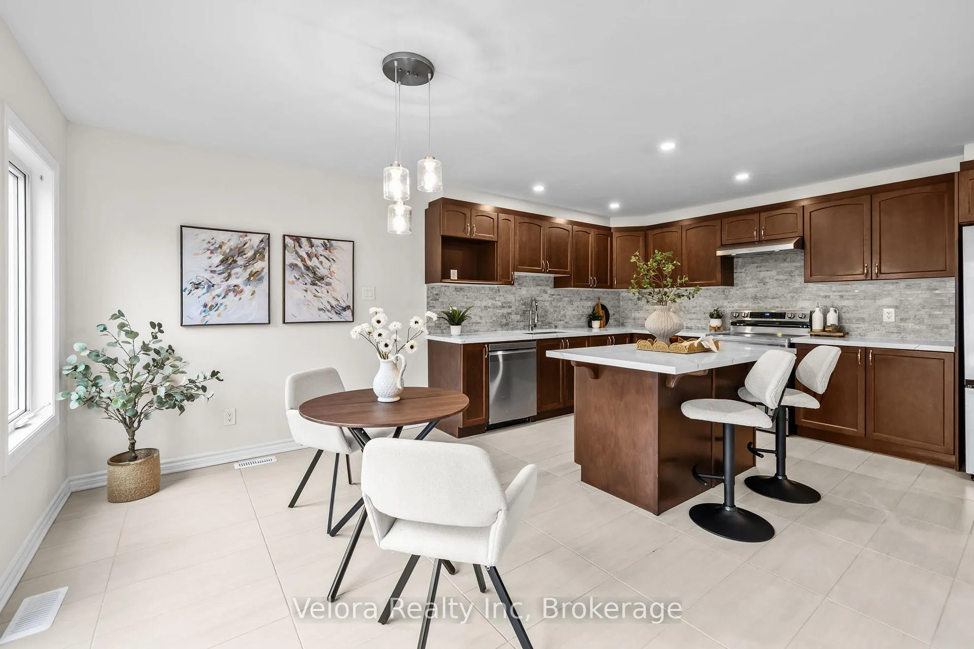 Photo 17 of 122 Cranesbill Road, Ottawa, Kanata - Emerald Meadows/Trailwest — HOMEH