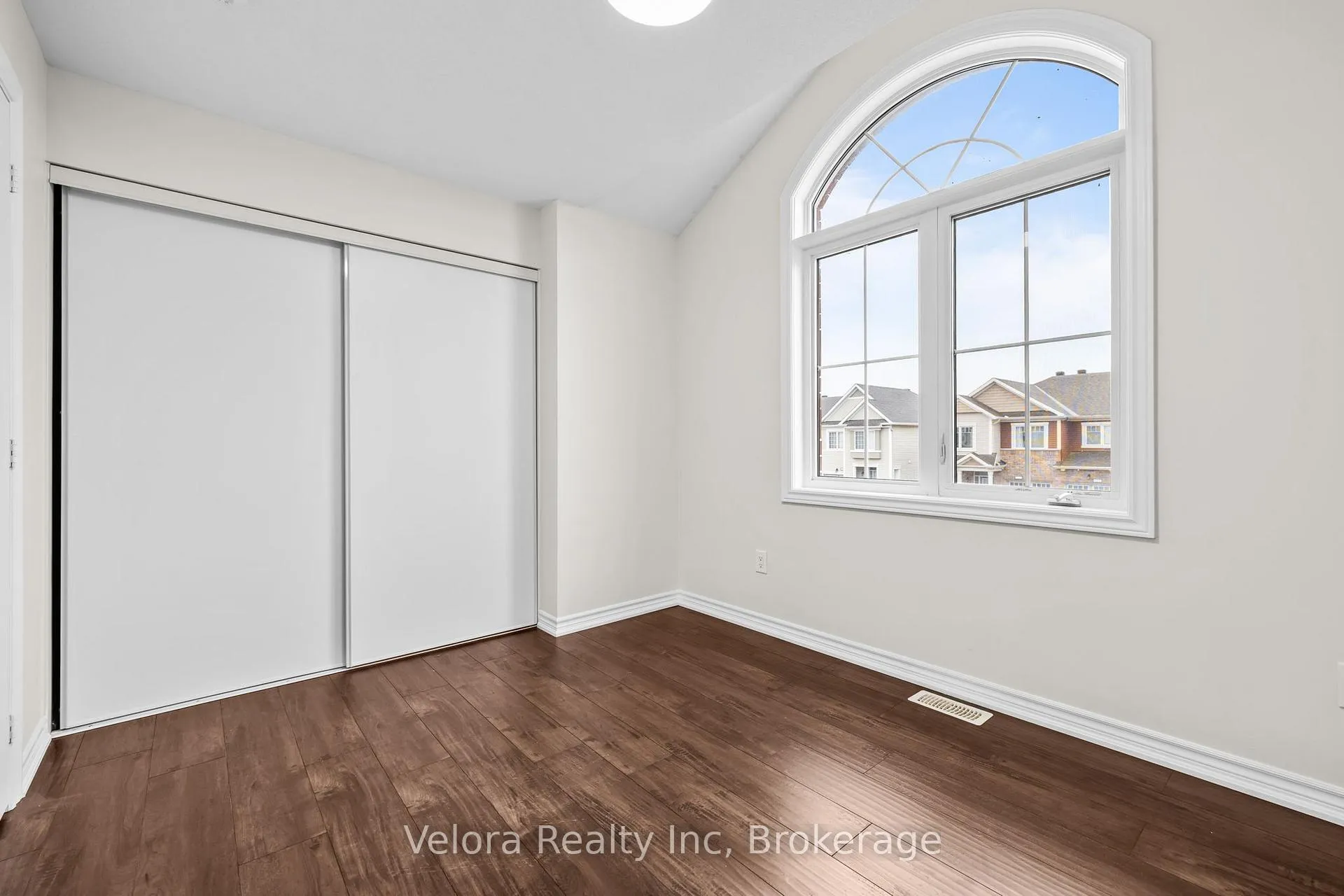 Photo 23 of 122 Cranesbill Road, Ottawa, Kanata - Emerald Meadows/Trailwest — HOMEH