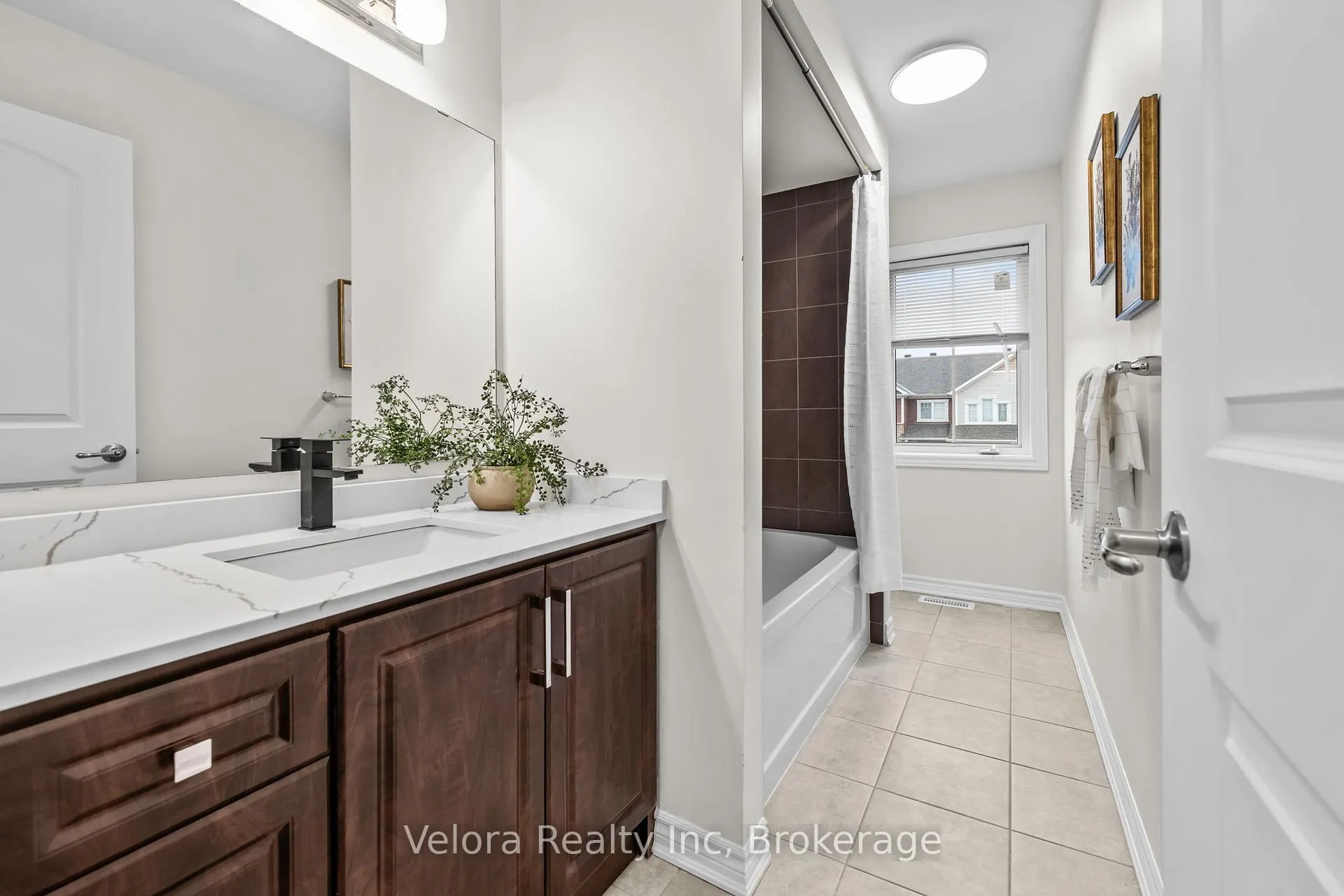 Photo 25 of 122 Cranesbill Road, Ottawa, Kanata - Emerald Meadows/Trailwest — HOMEH