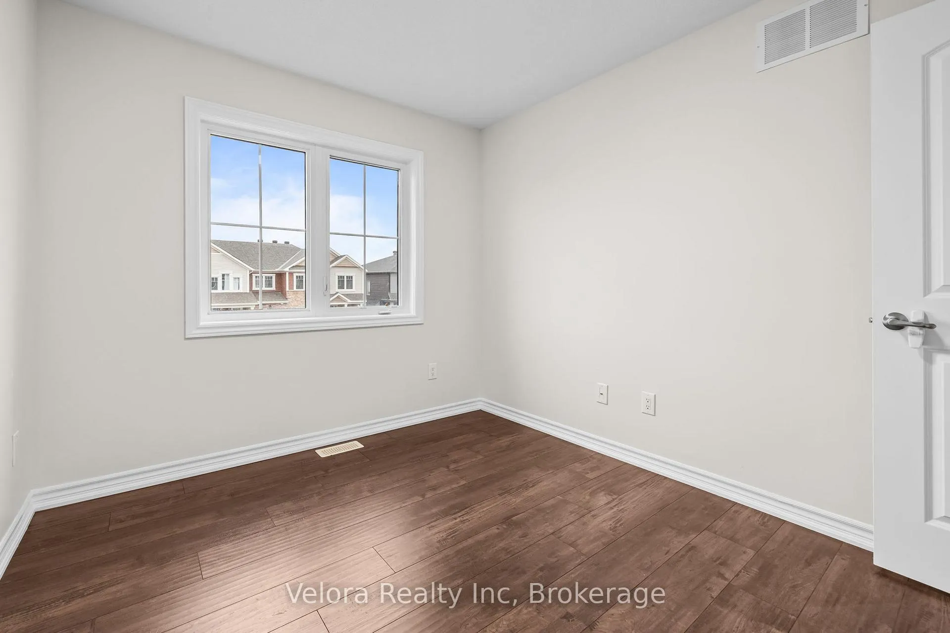 Photo 27 of 122 Cranesbill Road, Ottawa, Kanata - Emerald Meadows/Trailwest — HOMEH
