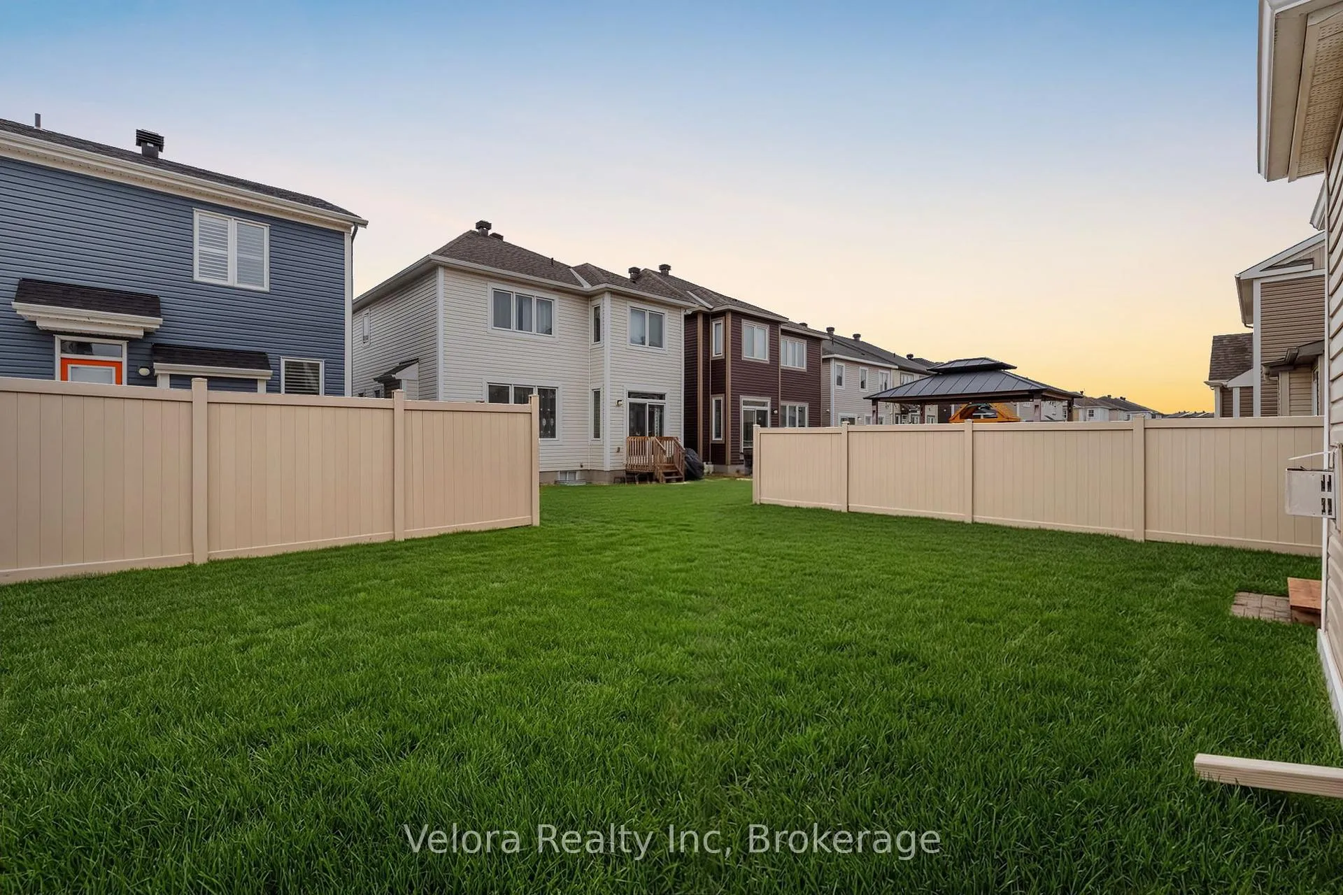 Photo 35 of 122 Cranesbill Road, Ottawa, Kanata - Emerald Meadows/Trailwest — HOMEH