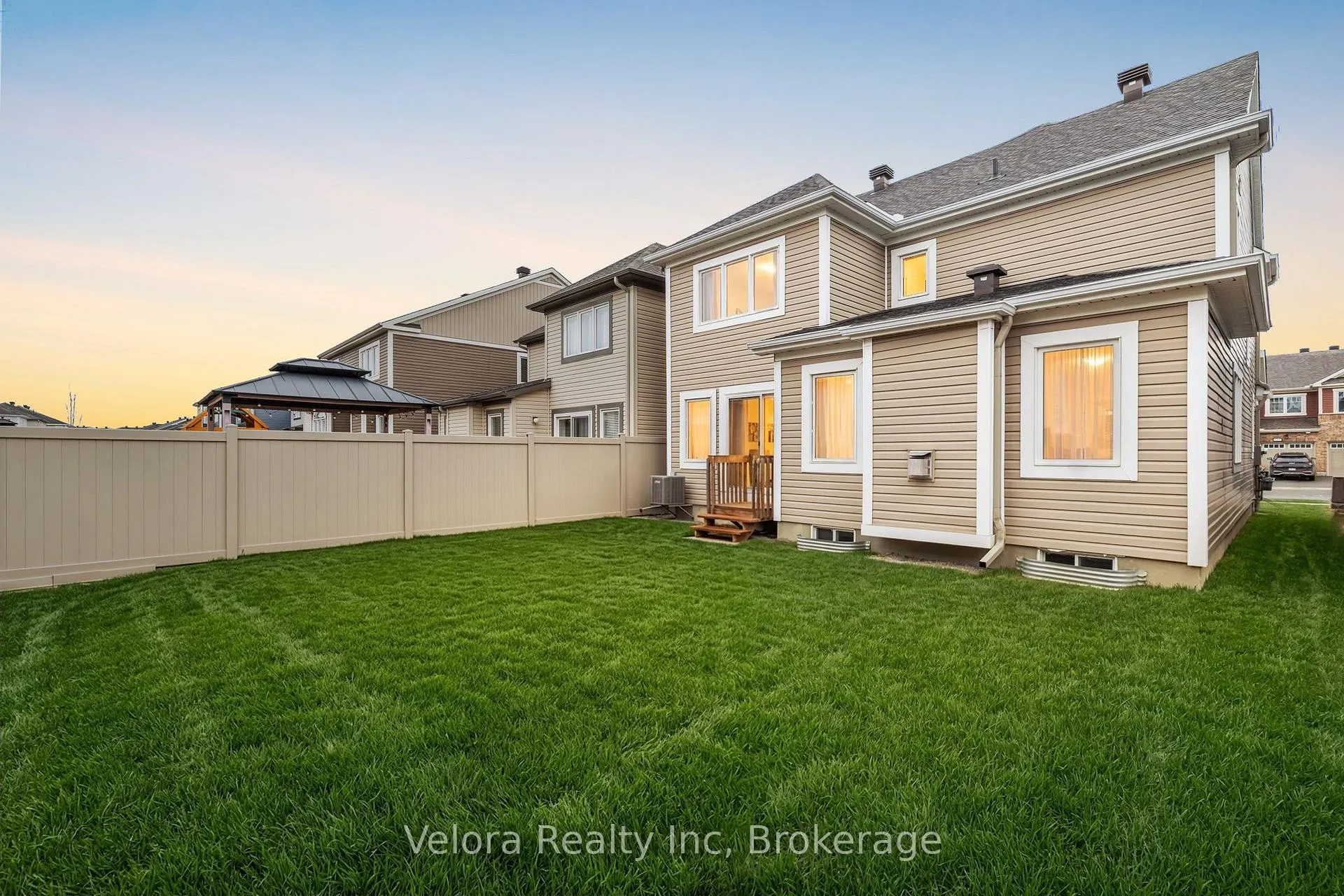 Photo 36 of 122 Cranesbill Road, Ottawa, Kanata - Emerald Meadows/Trailwest — HOMEH