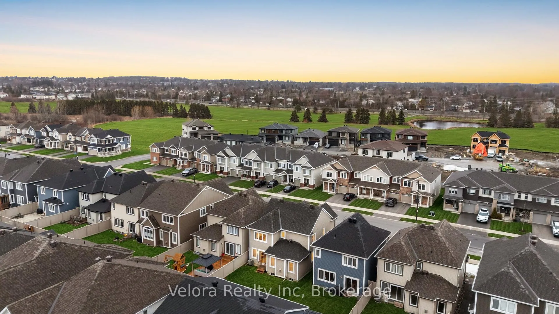 Photo 39 of 122 Cranesbill Road, Ottawa, Kanata - Emerald Meadows/Trailwest — HOMEH