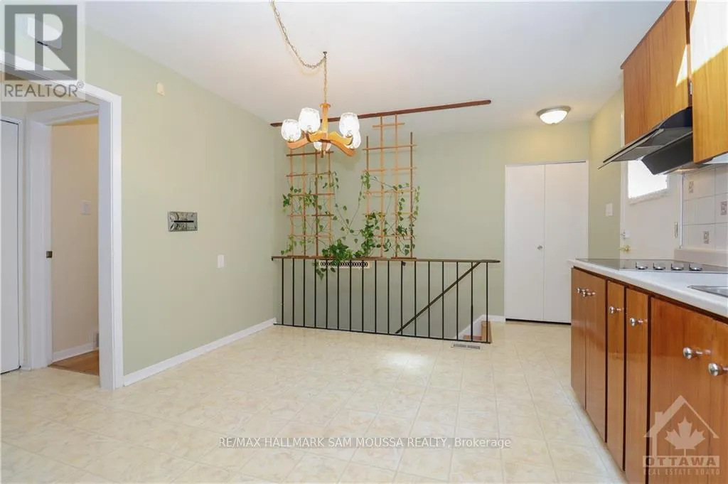 Photo 12 of 761 Garner Avenue, Ottawa, Mooneys Bay/Riverside Park — HOMEH