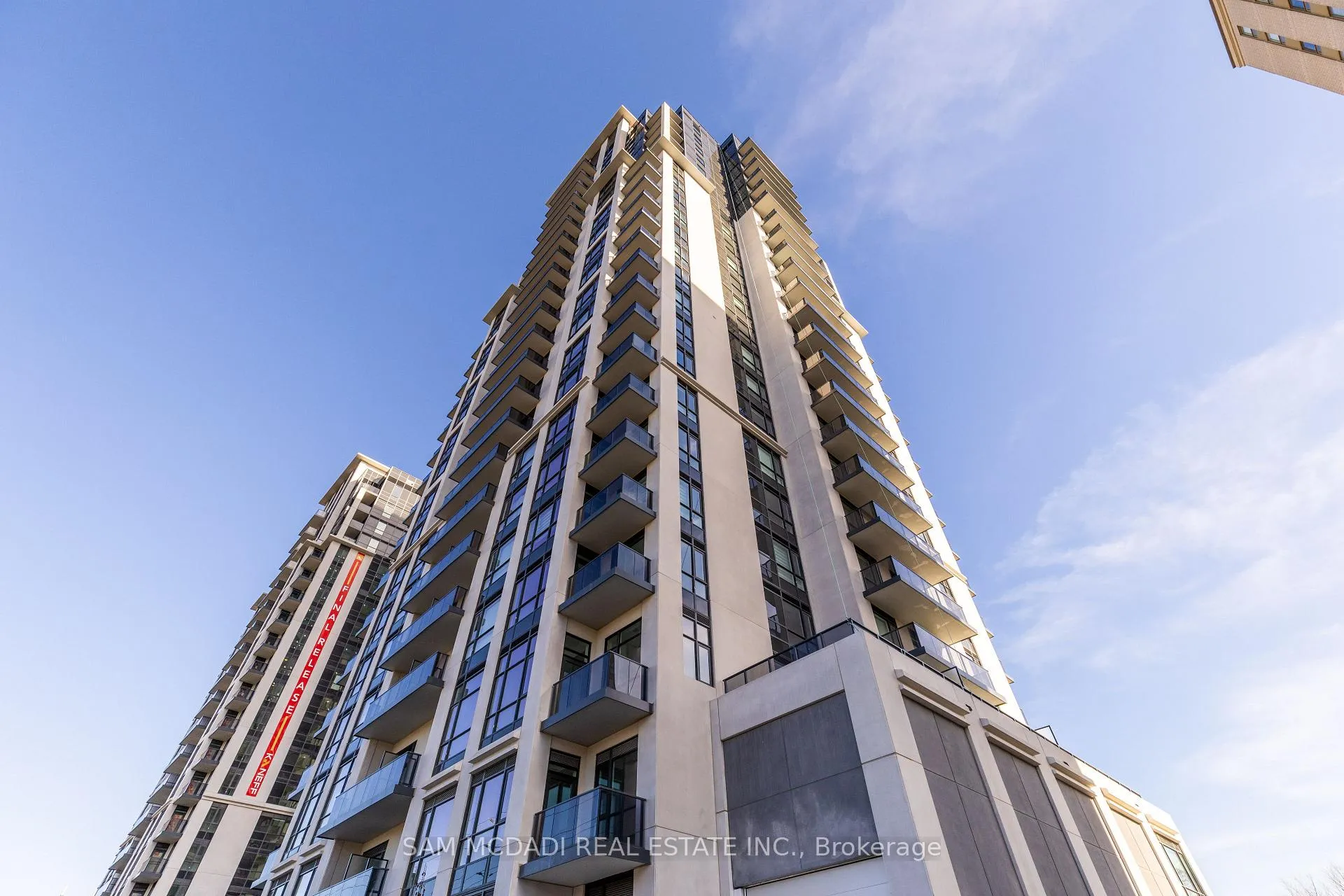 Photo 3 of Unit 2003, 202 Burnhamthorpe Road E, Mississauga, City Centre — HOMEH