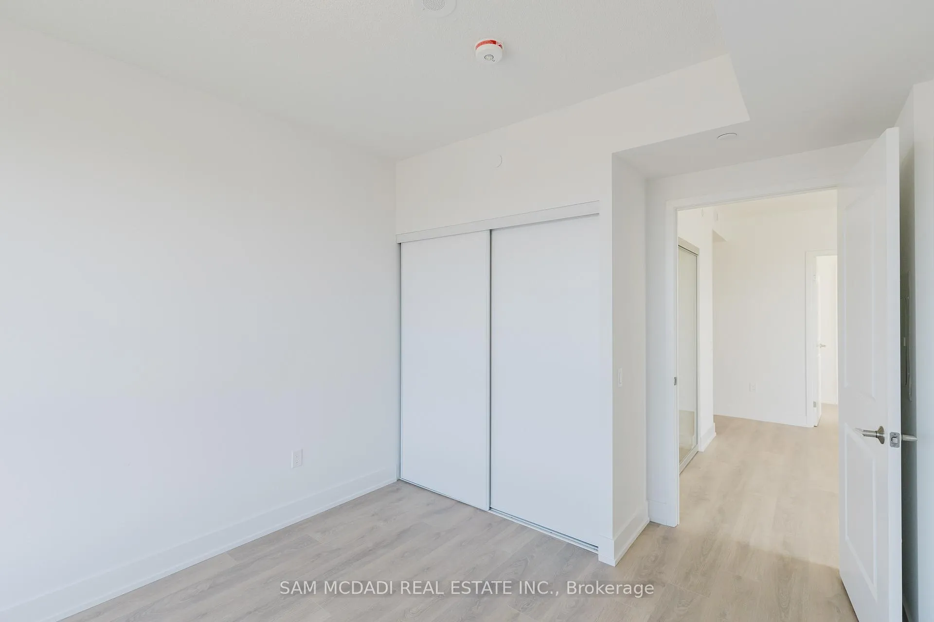 Photo 12 of Unit 2003, 202 Burnhamthorpe Road E, Mississauga, City Centre — HOMEH