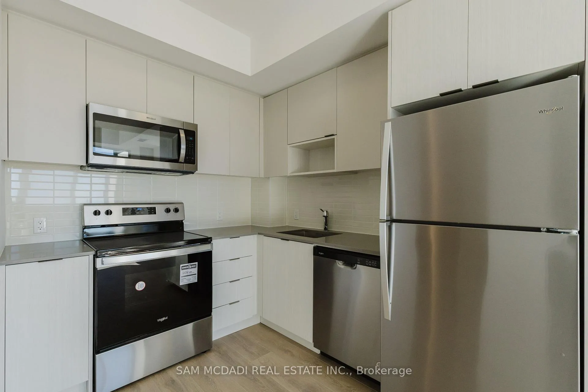 Photo 14 of Unit 2003, 202 Burnhamthorpe Road E, Mississauga, City Centre — HOMEH