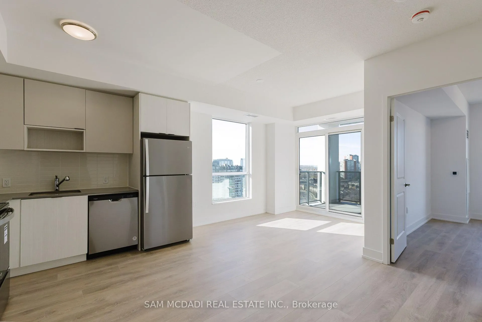 Photo 21 of Unit 2003, 202 Burnhamthorpe Road E, Mississauga, City Centre — HOMEH