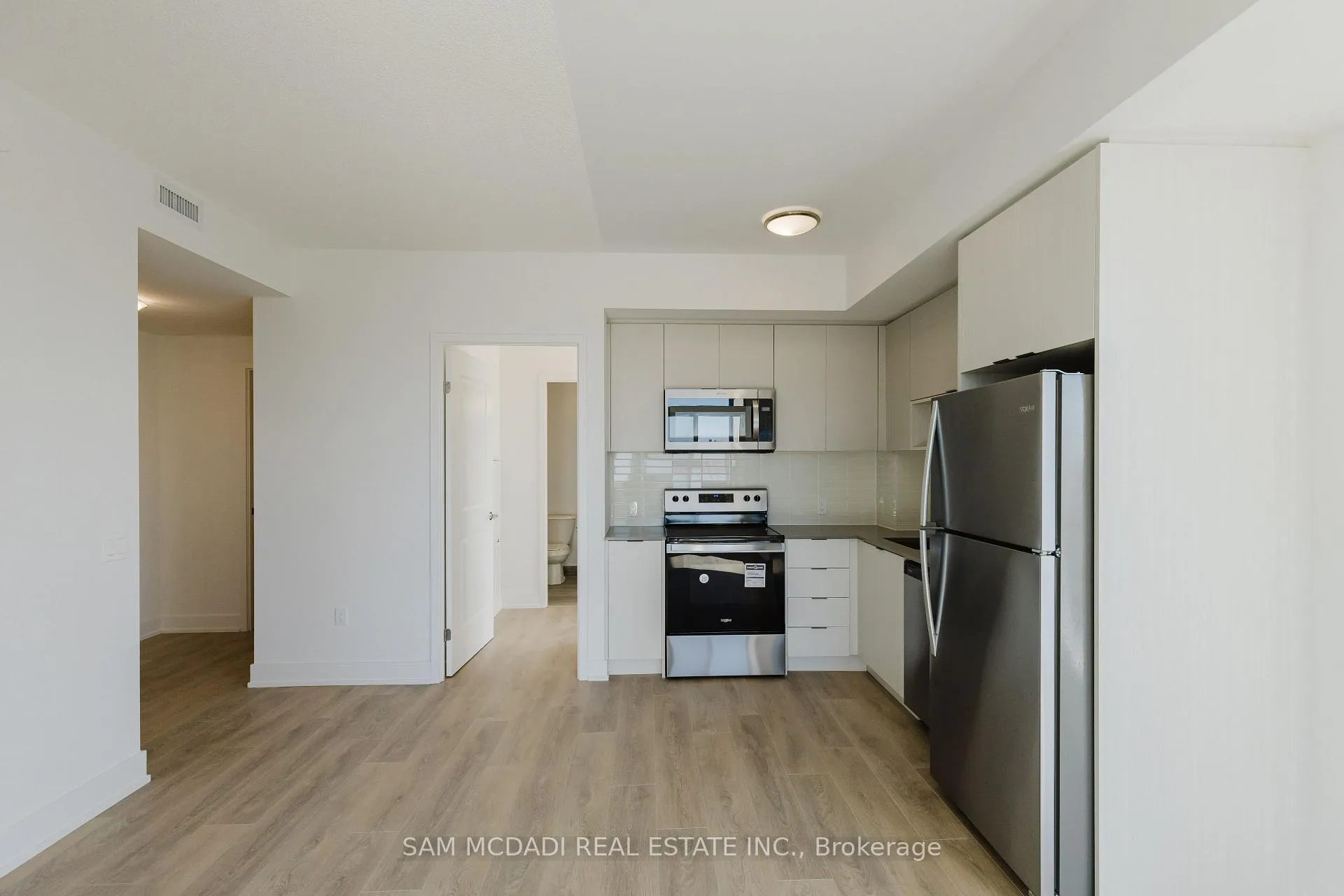 Photo 23 of Unit 2003, 202 Burnhamthorpe Road E, Mississauga, City Centre — HOMEH