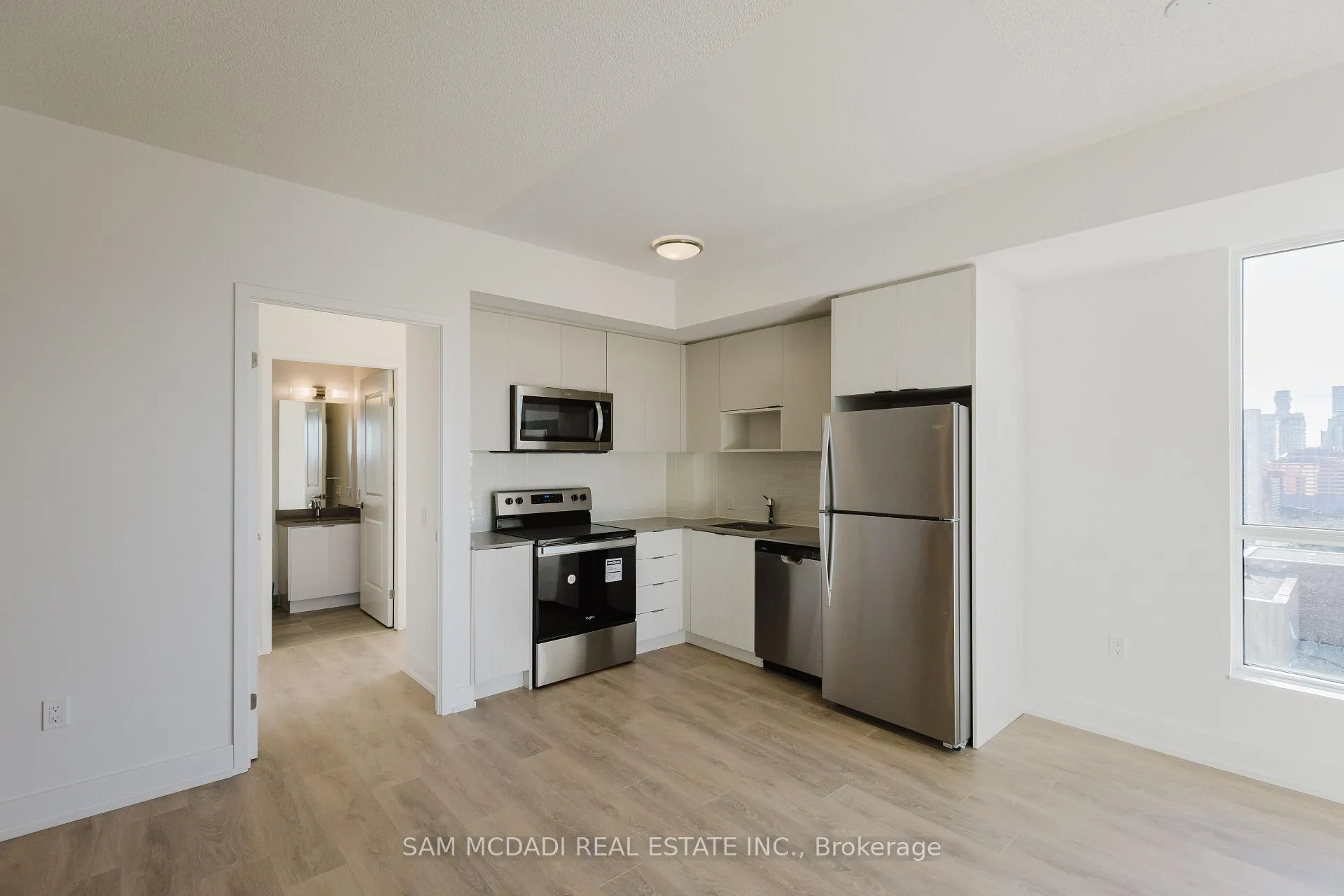 Photo 24 of Unit 2003, 202 Burnhamthorpe Road E, Mississauga, City Centre — HOMEH