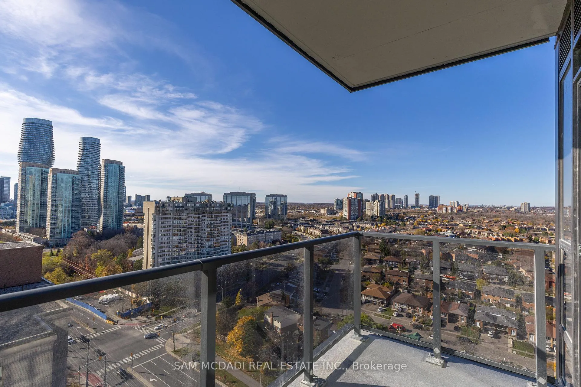 Photo 28 of Unit 2003, 202 Burnhamthorpe Road E, Mississauga, City Centre — HOMEH