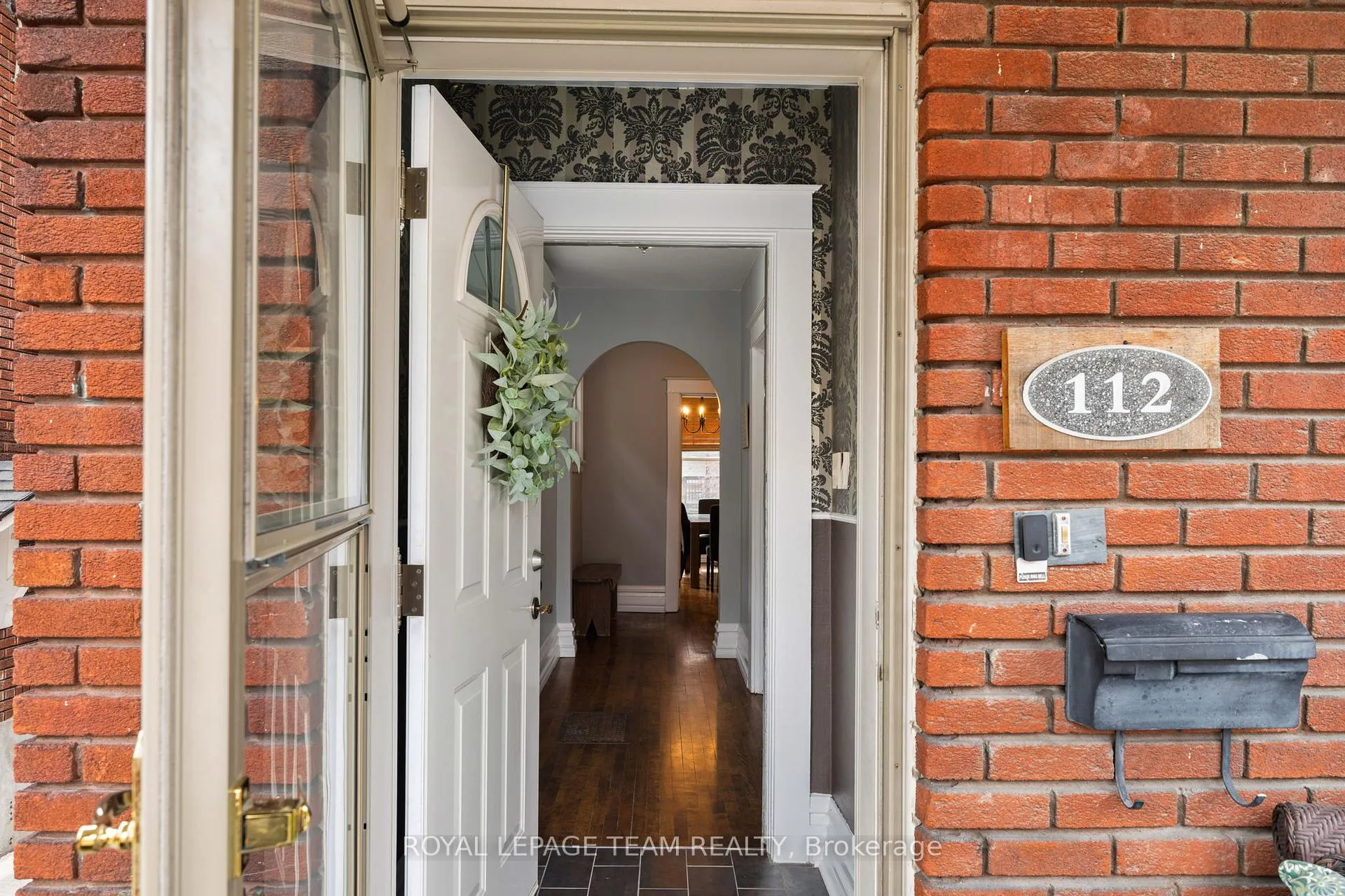 Photo 4 of 112 Fairmont Avenue, Ottawa, Hintonburg — HOMEH