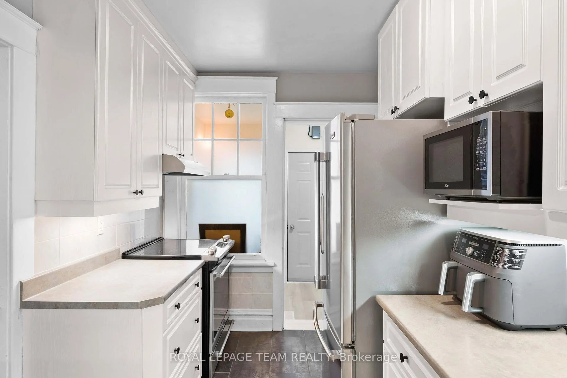 Photo 13 of 112 Fairmont Avenue, Ottawa, Hintonburg — HOMEH
