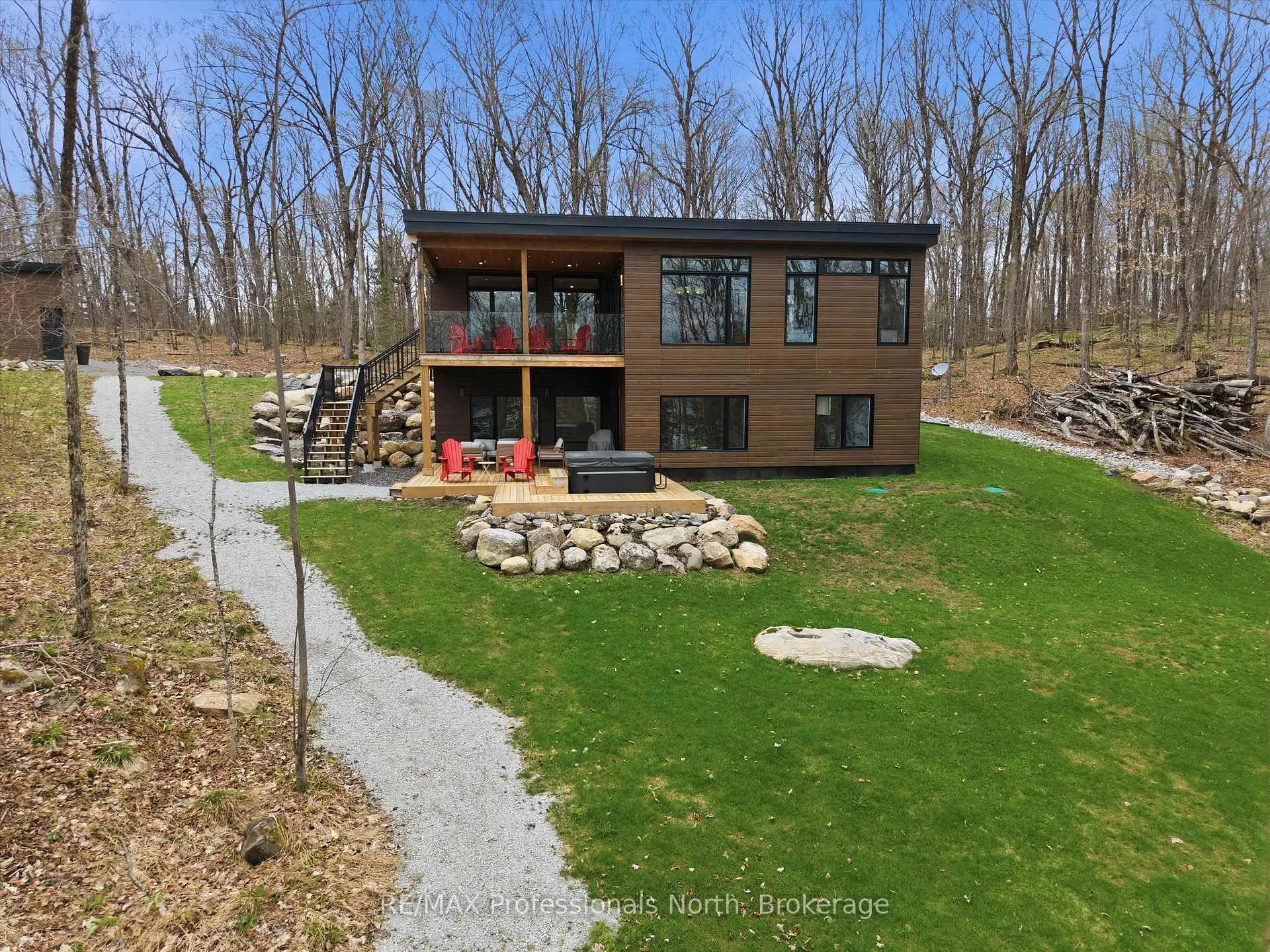 Front of 1011 Old Cottage Road