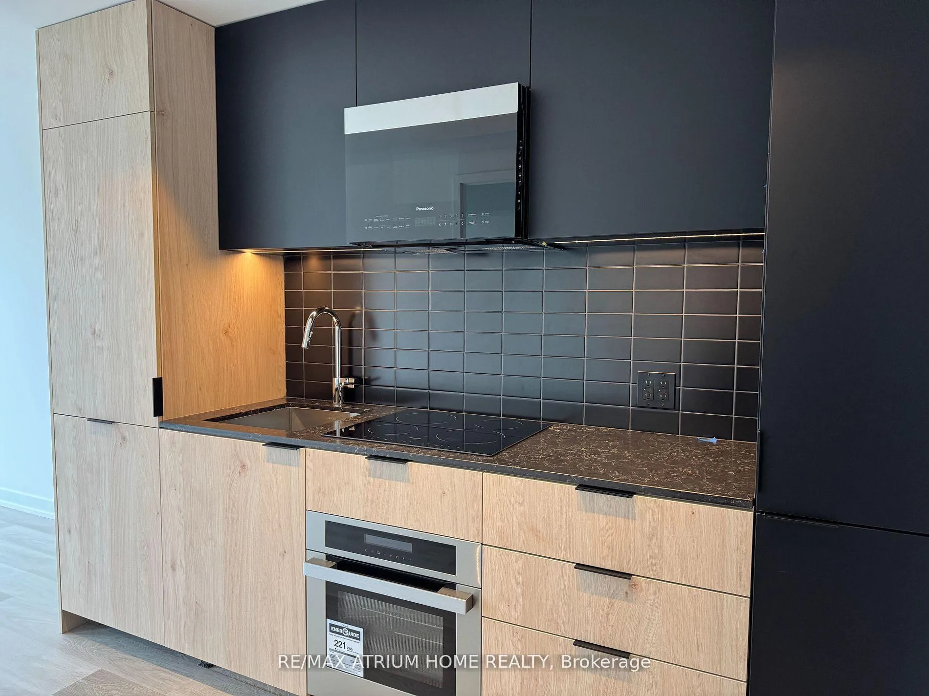 Photo 4 of Unit 217, 28 Eastern Avenue, Toronto, Moss Park — HOMEH