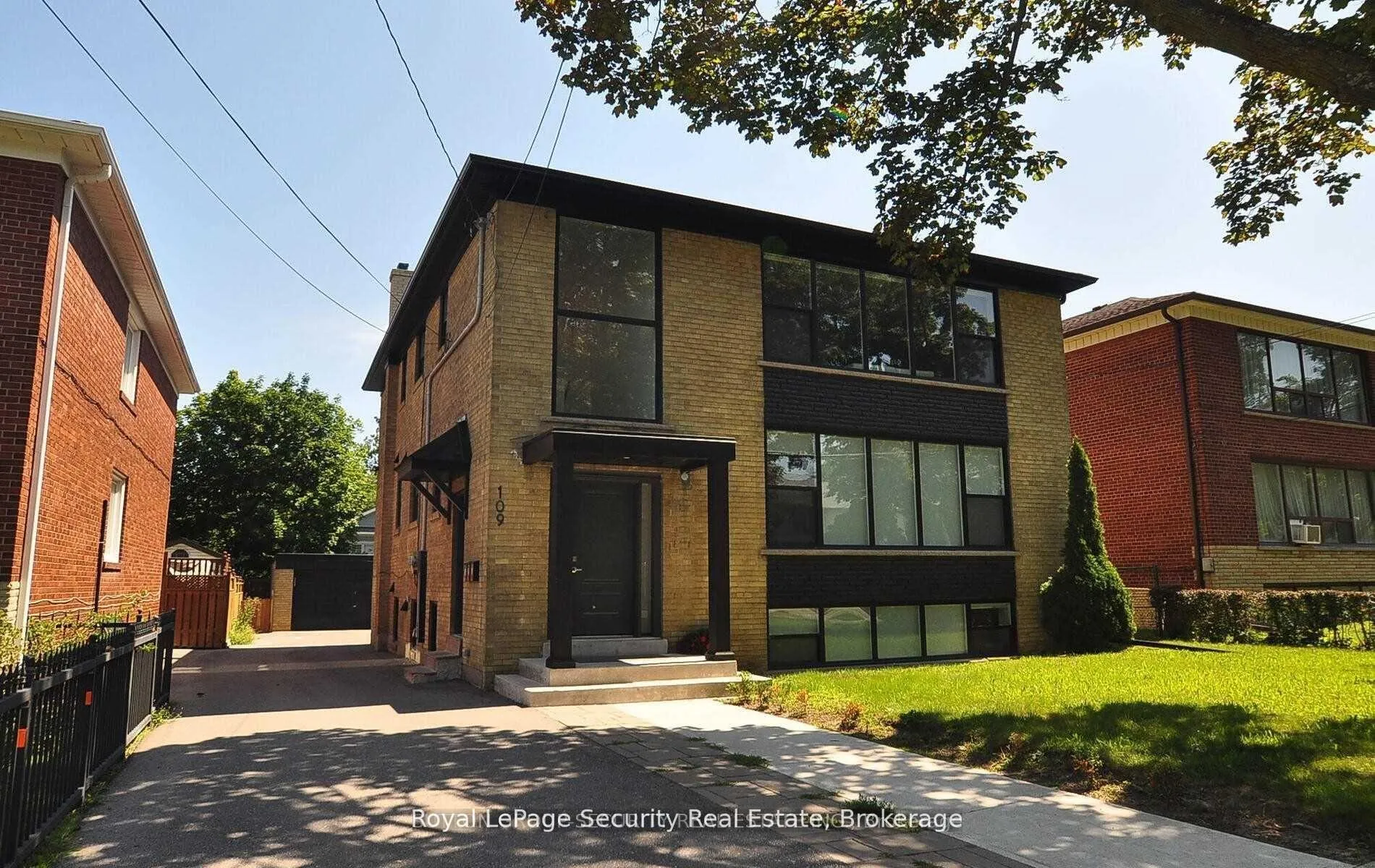 Photo 1 of Unit 2, 109 Stephen Drive, Etobicoke, Stonegate-Queensway — HOMEH