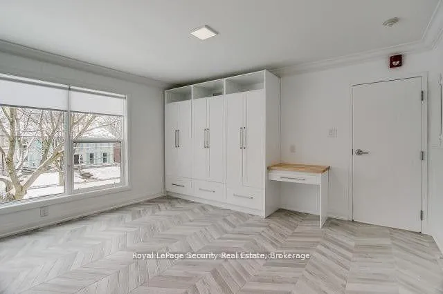 Photo 8 of Unit 2, 109 Stephen Drive, Etobicoke, Stonegate-Queensway — HOMEH