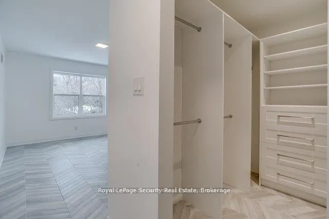 Photo 9 of Unit 2, 109 Stephen Drive, Etobicoke, Stonegate-Queensway — HOMEH