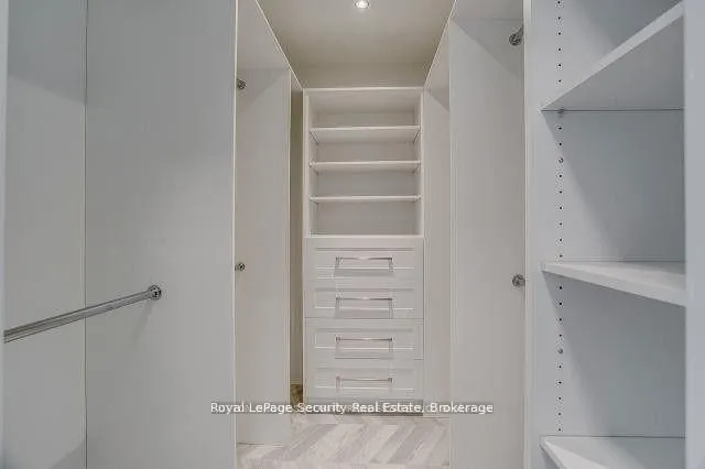 Photo 10 of Unit 2, 109 Stephen Drive, Etobicoke, Stonegate-Queensway — HOMEH