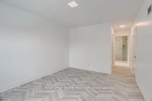 Photo 14 of Unit 2, 109 Stephen Drive, Etobicoke, Stonegate-Queensway — HOMEH
