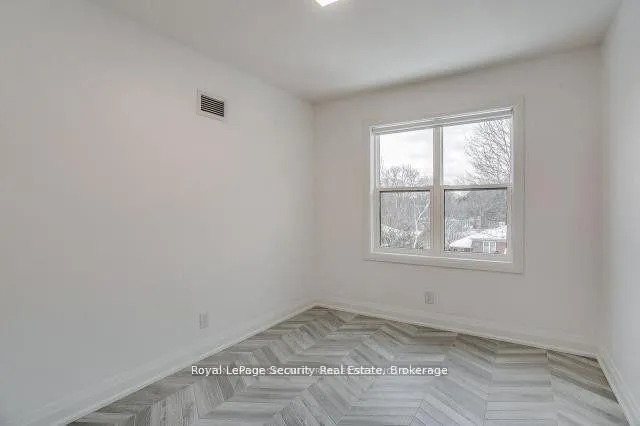 Photo 16 of Unit 2, 109 Stephen Drive, Etobicoke, Stonegate-Queensway — HOMEH