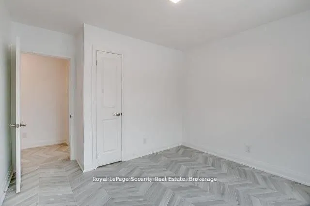 Photo 17 of Unit 2, 109 Stephen Drive, Etobicoke, Stonegate-Queensway — HOMEH