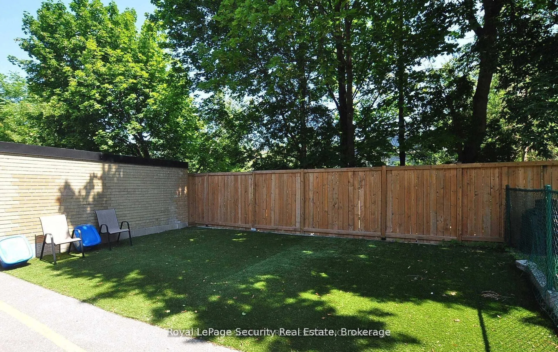 Photo 22 of Unit 2, 109 Stephen Drive, Etobicoke, Stonegate-Queensway — HOMEH