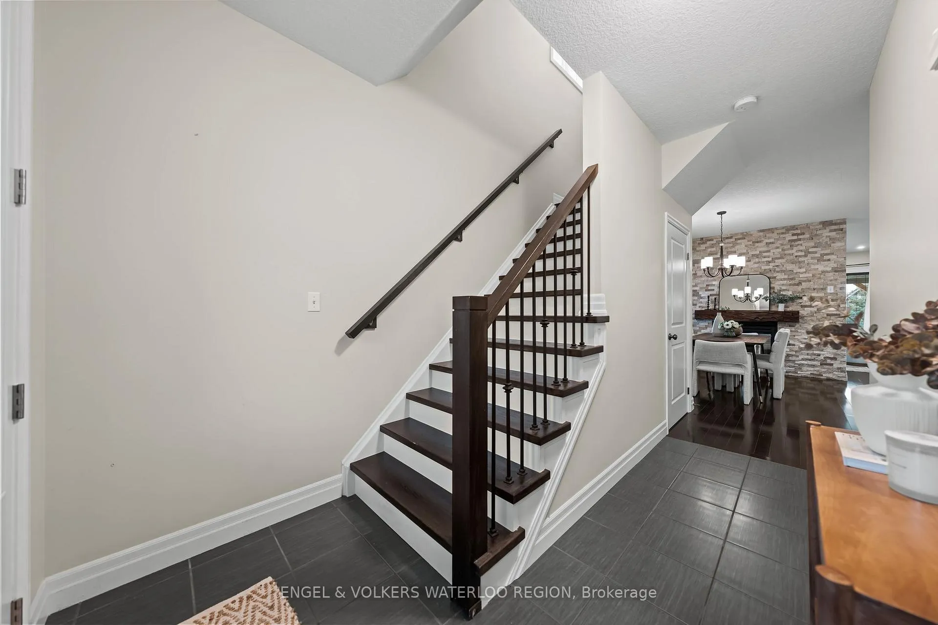 Photo 7 of 261 Watervale Crescent, Kitchener — HOMEH