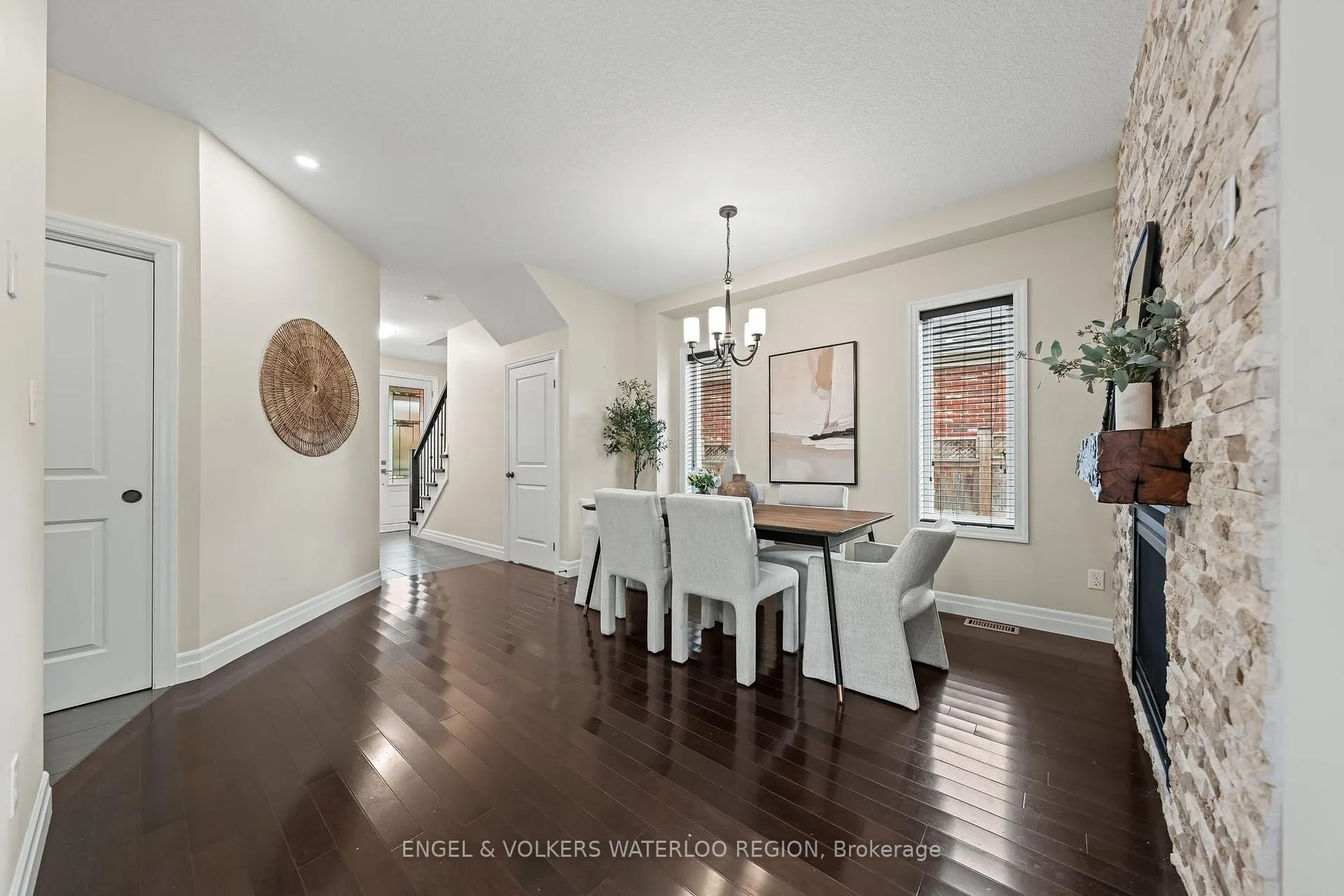 Photo 9 of 261 Watervale Crescent, Kitchener — HOMEH