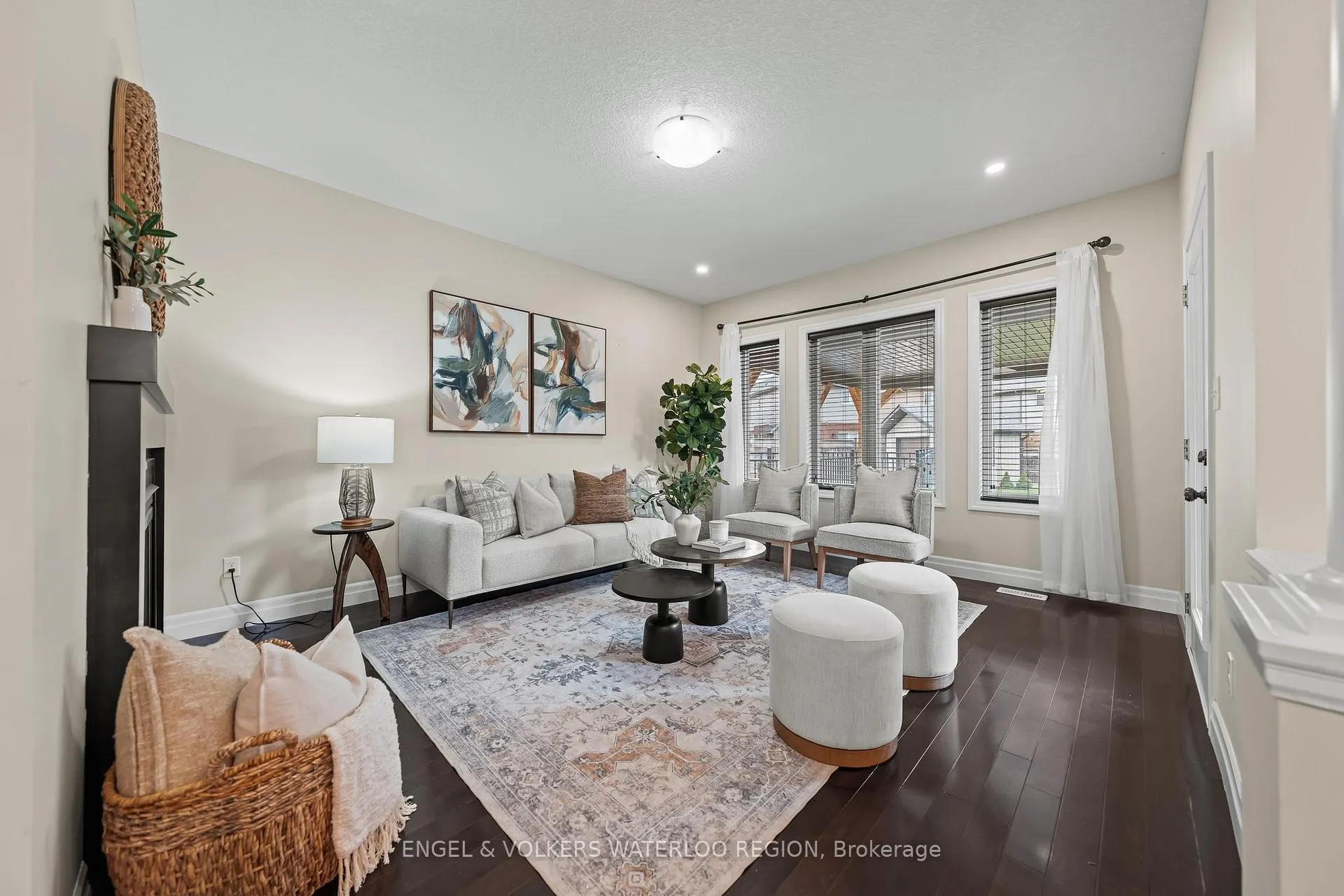 Photo 10 of 261 Watervale Crescent, Kitchener — HOMEH