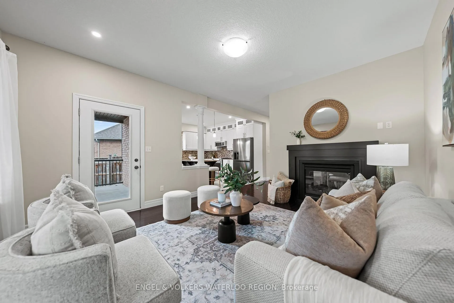 Photo 12 of 261 Watervale Crescent, Kitchener — HOMEH