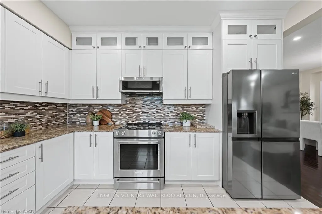 Photo 19 of 261 Watervale Crescent, Kitchener — HOMEH