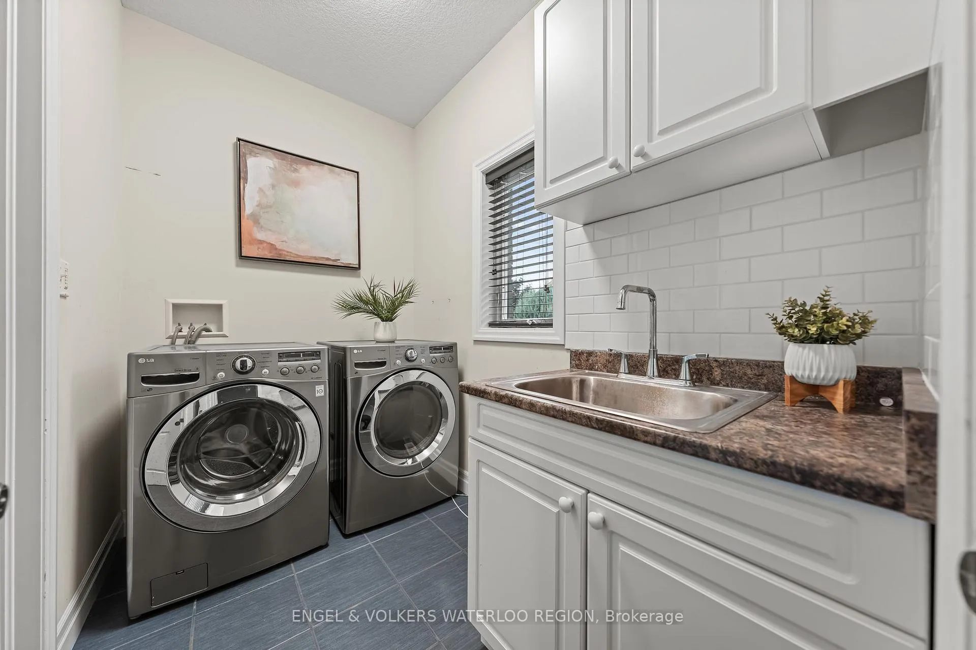 Photo 21 of 261 Watervale Crescent, Kitchener — HOMEH