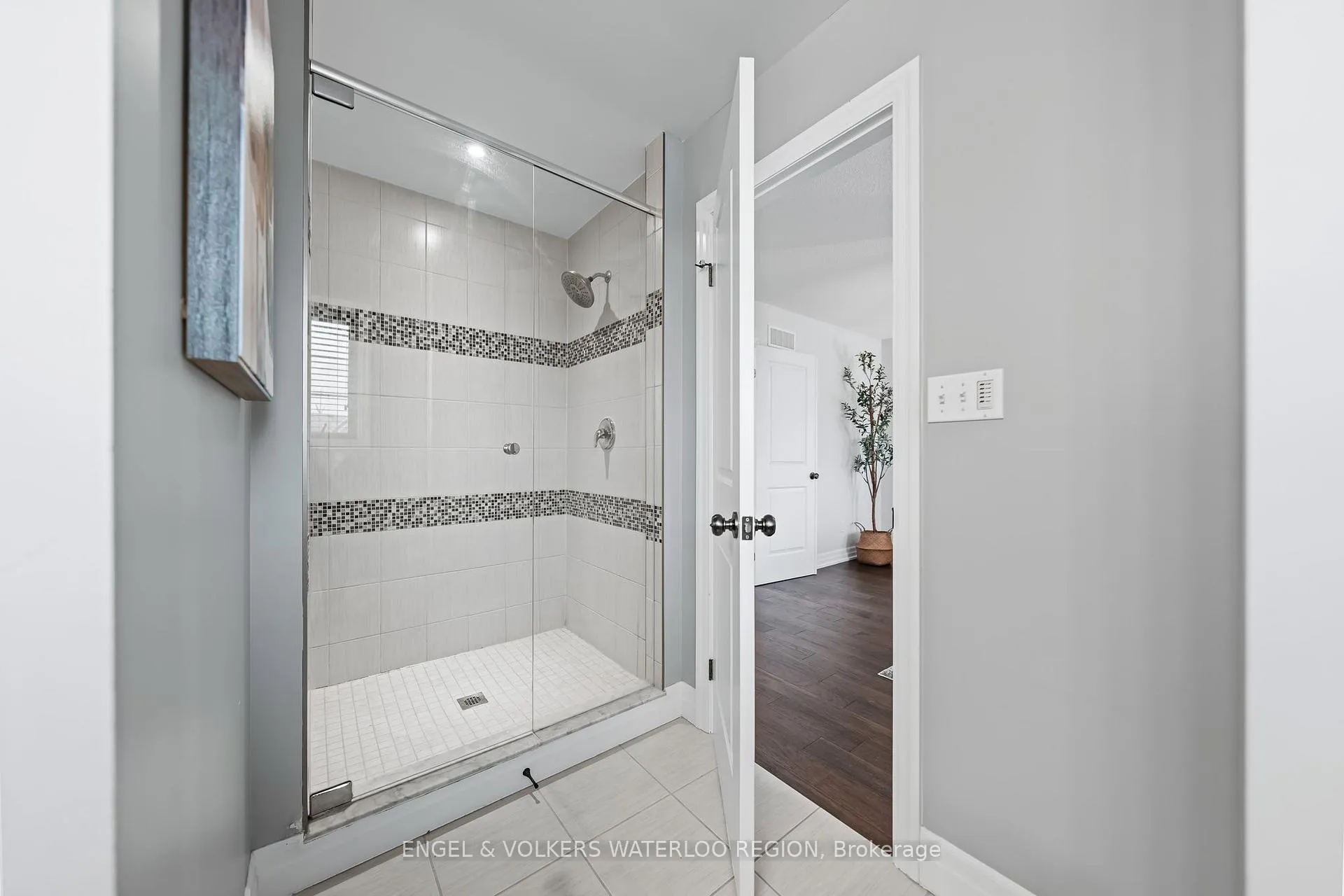 Photo 27 of 261 Watervale Crescent, Kitchener — HOMEH