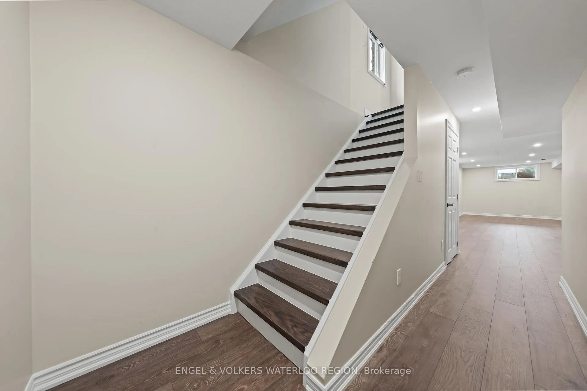 Photo 34 of 261 Watervale Crescent, Kitchener — HOMEH