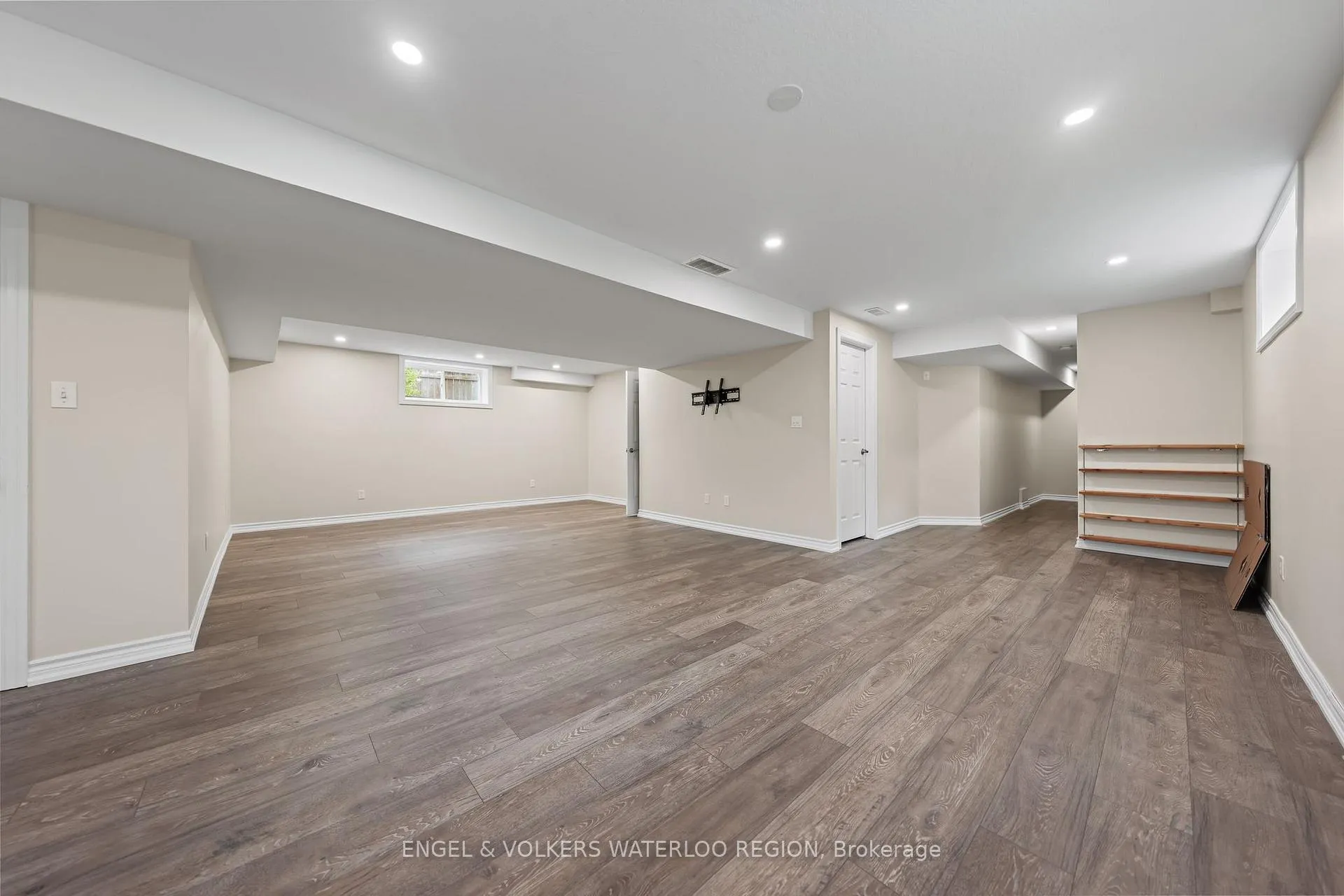 Photo 36 of 261 Watervale Crescent, Kitchener — HOMEH