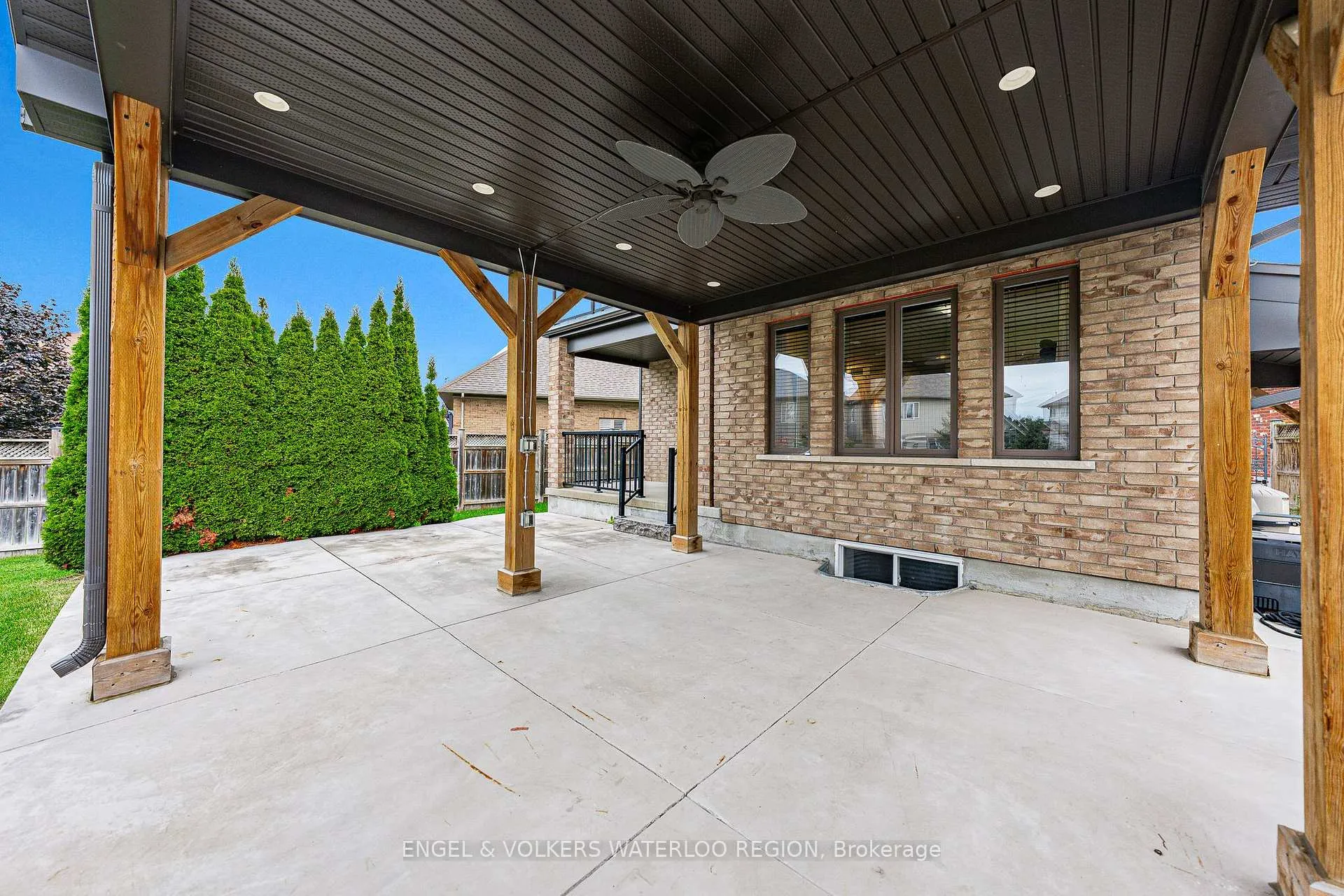 Photo 41 of 261 Watervale Crescent, Kitchener — HOMEH