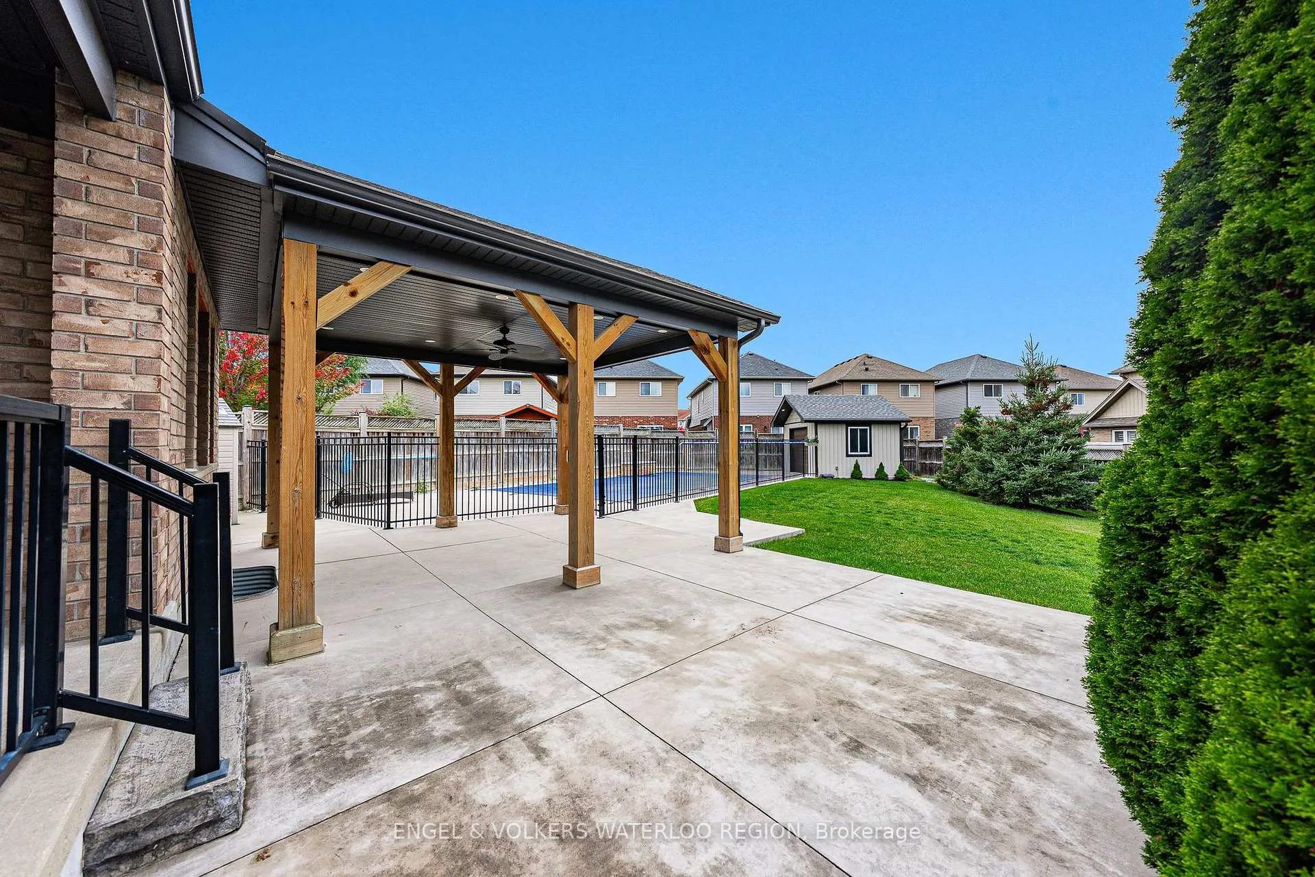 Photo 44 of 261 Watervale Crescent, Kitchener — HOMEH