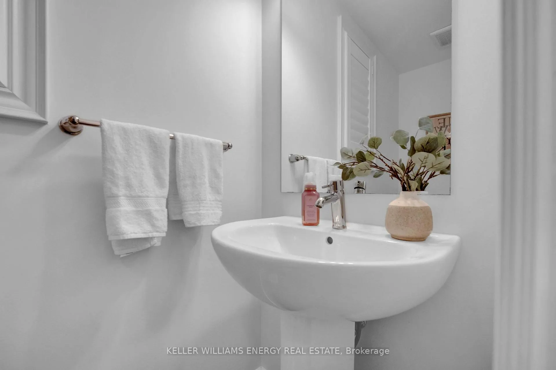 Photo 28 of 183 William Fair Drive, Clarington, Bowmanville — HOMEH