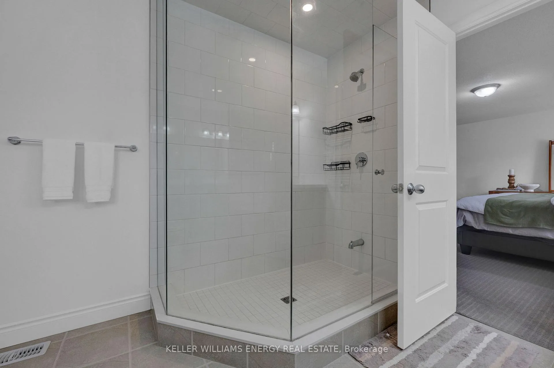 Photo 35 of 183 William Fair Drive, Clarington, Bowmanville — HOMEH
